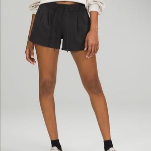 Lululemon shorts black sz 4